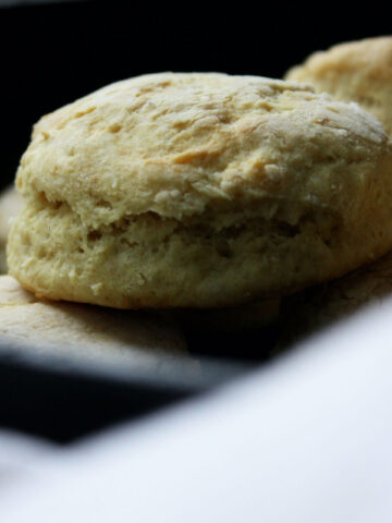 close up avocado oil vegan skillet biscuit | hearth health happiness
